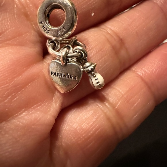 Pandora - Picture 3 of 3